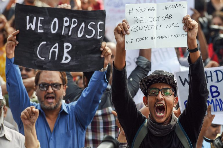 Cop killed as CAA protesters, supporters clash in Delhi Cop killed as CAA protesters, supporters clash in Delhi