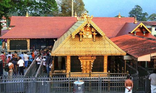 सबरीमाला मंदिर में आया रिकॉर्ड 351 करोड़ का चढ़ावा, अब भी बचा है सिक्कों का ढेर