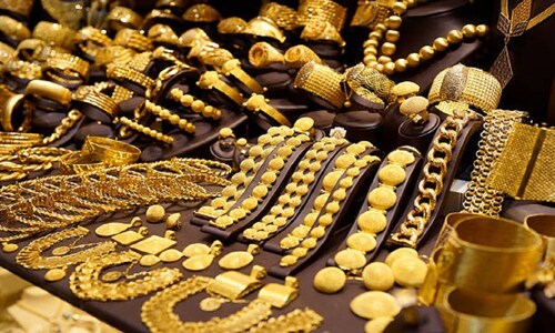 Gold-Silver Rate: होली के अगले ही दिन सोना खरीदने वालों को मिली खुशखबरी, सस्ती हुई कीमत