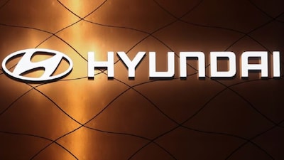 Hyundai Motor ने दिसंबर महीने की बिक्री के आंकड़े जारी कर दिए हैं. कंपनी ने एक्सचेंज को दी जानकारी में कहा कि दिसंबर के महीने में कंपनी की कुल बिक्री 58702 यूनिट रही, जो CNBC-TV18 के अनुमान 62667 यूनिट से थोड़ा कम है.