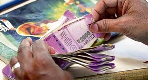 इधर बैंक खाते में जमा कराया 2000 रुपये का नोट, उधर घर पर आया इनकम टैक्स नोटिस? जानिए जवाब