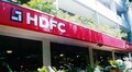HDFC Dividend News: निवेशकों को दिया भारी भरकम डिविडेंड का तोहफा, इतने रुपये में आएंगे खाते में