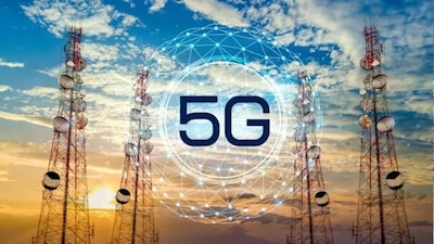 सरकार ने संसद के पटल पर जिलेवार 5G बेस ट्रासीवर स्टेशन्स की लिस्ट रखी. इस लिस्ट में भी रिलायंस जियो की बढ़त साफ नजर आती है. देश की राजधानी दिल्ली में जहां एयरटेल ने मात्र 2310 BTS लगाए हैं वहीं रिलायंस जियो 8,204 BTS टावर्स लगा चुका है.