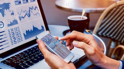 इंडियन रेलवे फाइनेंस कॉर्पोरेशन (IRFC) ने शनिवार को एक्सचेंज को दी जानकारी में कहा है कि कंपनी ने पतरातू विद्युत उत्पादन निगम लिमिटेड (PVUNL) को 3388.51 करोड़ रुपये का लोन असिस्टेंस प्रदान की है.