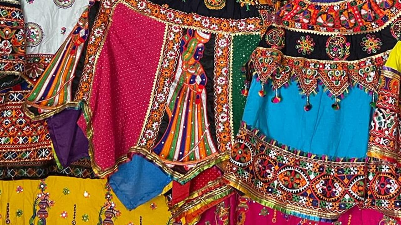 Kathak Dress Rental Services at Best Price in Indore | Nrityanjali Kala  Kendra
