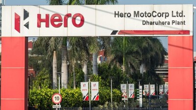 Hero MotoCorp ने नवंबर में मजबूत प्रदर्शन दर्ज किया है. कंपनी के कुल बिक्री 31.3 सालाना आधार पर 31 फीसदी बढ़कर 6,04,490 यूनिट पर पहुंच गई है, जो CNBC-TV18 के 5.95 लाख यूनिट के पोल अनुमान से भी अधिक है.