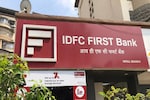 IDFC First Bank Q4 Results: बैंक का मुनाफा 9.8% गिरा, जानिए कैसा रहा पूरा प्रदर्शन