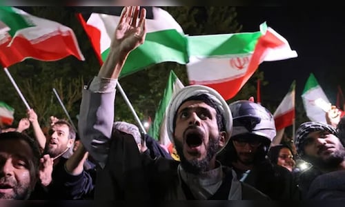 Israel- Iran War: ईरान में काला चश्मा भी बन रहा आफत, ये है इसकी वजह