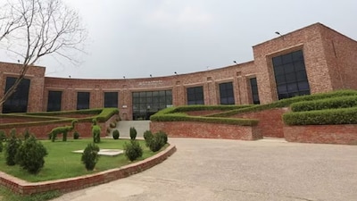 JNU top university