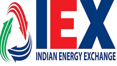 IEX Share: इंडियन एनर्जी एक्सचेंज ने मई महीने के कारोबार से जुड़े आंकड़े बाजार के बंद होने के बाद जारी किए हैं. कंपनी के द्वारा दी गई जानकारी के मुताबिक कुल मासिक वॉल्यूम पिछले साल के मुकाबले 29 फीसदी बढ़ गया है. वहीं रियल टाइम इलेक्ट्रिसिटी मार्केट यानि आरटीएम अब तक के सबसे ऊंचे स्तर पर पहुंचा  है इसमें पिछले साल के मुकाबले 38 फीसदी की बढ़त रही है. ग्रीन मार्केट में साल दर साल के आधार पर 74 फीसदी की और रीन्यूएबल एनर्जी सर्टिफिकेट्स पिछले साल के मुकाबले 640 फीसदी बढ़े हैं. बुधवार के कारोबार में आईईएक्स के स्टॉक में 8 फीसदी से ज्यादा की बढ़त रही है और स्टॉक 157 के स्तर से ऊपर बंद हुआ.कंपनी के द्वारा दी गई जानकारी के अनुसार कंपनी की मई के महीने का कुल वॉल्यूम 10633 एमयू रहा है एक साल पहले वॉल्यूम 9568 एमयू रहा था. इलेक्ट्रिसिटी वॉल्यूम पिछले साल के मुकाबले 21 फीसदी बढ़कर 9568 एमयू रहा है. रीन्यूएबल एनर्जी सर्टिफिकेट पिछले साल के मुकाबले 640 फीसदी की बढ़त  के साथ 1055 एमयू रहा है. डे अहेड मार्केट ( DTM) वॉल्यूम पिछले साल के मुकाबले 7.5 फीसदी बढ़कर 4371 एमयू रहा है. रियल टाइम इलेक्ट्रिसिटी मार्केट पिछले साल के मुकाबले 2424 एमयू से बढ़कर 3352 एमयू रहा है.