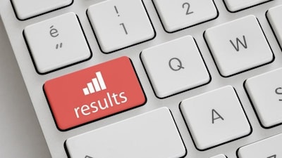 Tata Capital: Q2 में कंपनी का मुनाफा 1.15% घटकर 1,119 करोड़ रुपये रहा. आय में 7.7% की वृद्धि हुई, जो बढ़कर 7,737 करोड़ रुपये रही.