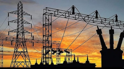 Power Grid: सरकारी स्वामित्व वाली कंपनी ने दो ट्रांसमिशन प्रोजेक्ट्स के लिए ₹341.57 करोड़ के निवेश को मंजूरी दी है. 14 जुलाई, 2026 तक दोनों प्रोजेक्ट्स चालू होने की उम्मीद है.
