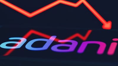 इस तिमाही के नतीजों से साफ होता है कि Adani Power ने कमाई और मुनाफे में कुछ कमी का सामना किया है, हालांकि EBITDA मार्जिन को करीब बनाए रखकर कंपनी ने अपने ऑपरेशनल कैपेसिटी में स्थिरता बरकरार रखी है.