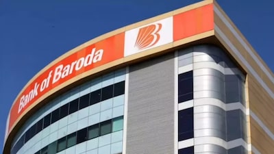 Bank of Baroda : बैंक ऑफ बड़ौदा ने ओवरनाइट MCLR दर को 10 बेसिस पॉइंट्स घटाकर 7.95% से 7.85% कर दिया है, जो 12 सितंबर 2025 से लागू होगा. इससे कुछ लोन सस्ते हो सकते हैं.