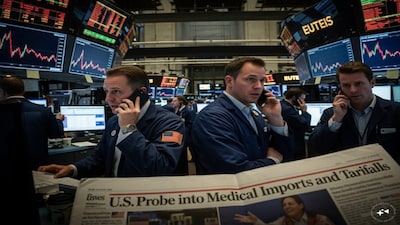 लार्सेन एंड टुब्रो | ₹3,760 - ₹3,818 में खरीद, ₹3,484 तक dip पर बढ़ाएं, ₹3,190 पर नुकसान रोकें. ₹4,243 का लक्ष्य अगले 12 महीने में 12.5% तक की बढ़त का संकेत. अभियान में ग्रोथ, मजबूत ऑर्डर बुक, ग्रीन हाइड्रोजन, सेमीकंडक्टर डिजाइन और डेटा सेंटर्स प्रमुख ट्रिगर. जियो-पॉलिटिकल टेंशन, मजदूर की कमी, वस्तु कीमतों में ग्रोथ, आदेश प्रवाह में देरी जोखिम शामिल है.