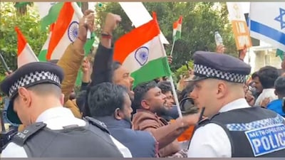 ब्रिटेन के नए वीज़ा नियमों पर भारतीयों का विरोध: 10 साल की सेटलमेंट अवधि से आक्रोश.