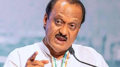 इन रिपोर्ट्स में यह भी कहा गया है कि विमान में कुल पांच लोग सवार थे, जिनमें उपमुख्यमंत्री अजित पवार भी शामिल बताए जा रहे हैं.