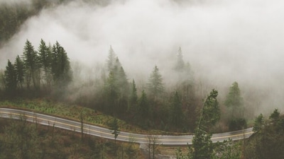 दिल्ली में शीतलहर का अलर्ट: IMD ने जारी की चेतावनी, AQI 'खराब' श्रेणी में.