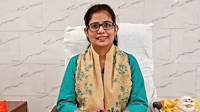 IAS Kritika Mishra Breaks English Dominance, Proves Hindi Medium Can Excel in UPSC