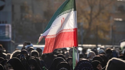 ईरान की करेंसी रिकॉर्ड निचले स्तर पर: 1 डॉलर 15 लाख रियाल, महंगाई और विरोध प्रदर्शन जारी