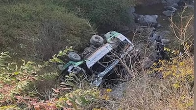 देहरादून बस खाई में गिरी: 4 की मौत, कई घायल; बचाव अभियान जारी