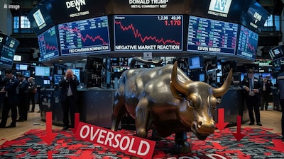 बाजार के जानकारों के मुताबिक, इसकी सबसे बड़ी वजह यह है कि मेटल्स का बाजार जरूरत से ज्यादा बिक चुका था. कमोडिटी रिसर्च एनालिस्ट पीटर फर्टिग का कहना है कि अमेरिकी राष्ट्रपति Donald Trump के उस एलान के बाद बाजार में तेज नेगेटिव रिएक्शन देखा गया, जिसमें उन्होंने Kevin Warsh को अगला फेड चेयरमैन नामित करने की बात कही थी.