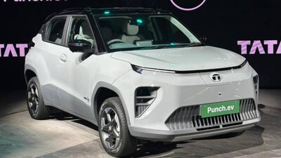 इलेक्ट्रिक मोबिलिटी को बढ़ावा देने के लिए Tata Motors ने देशभर में 130 मेगा-चार्जिंग हब स्थापित करने की घोषणा भी की है. इससे EV ग्राहकों को लंबी दूरी की यात्रा में ज्यादा सुविधा मिलेगी और चार्जिंग नेटवर्क मजबूत होगा.