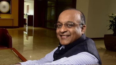 HDFC Bank CEO Reveals Chairman's Shock Resignation: "A Surprise for Everyone"