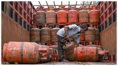 केंद्र सरकार ने रसोई गैस को लेकर बड़ा फैसला लिया है. नए आदेश के तहत जिन इलाकों में पाइप्ड नेचुरल गैस (PNG) की सुविधा उपलब्ध है. 