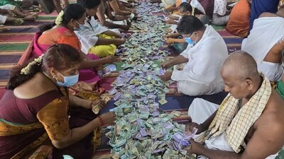 मीनाक्षी अम्मन मंदिरात ₹1.34 कोटी रोख, सोने आणि परकीय चलन दानपेटीत सापडले