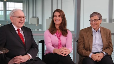 बफेट-गेट्स संबंधात दुरावा: एपस्टीन प्रकरणानंतर संवाद नाही, देणग्यांवर प्रश्नचिन्ह