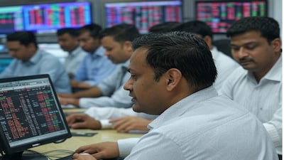 JSW Energy: रिन्यूएबल क्षमता 1,166 MW बढ़ी
JSW एनर्जी की रिन्यूएबल क्षमता अप्रैल 2026 से अब तक 1,166 मेगावॉट बढ़ी है. इसके बाद कंपनी की कुल ऑपरेशनल क्षमता बढ़कर 14,920 मेगावॉट हो गई है. क्षमता विस्तार से कंपनी के ग्रीन एनर्जी कारोबार को मजबूती मिलने की उम्मीद है.