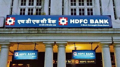 HDFC Bank Shares Fall As Foreign Investors Sell While Domestic Buyers Step In With Crores.