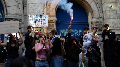 France Protests: Thousands of Students Take to Streets; 560 Schools Affected, 1,900 Arrested.