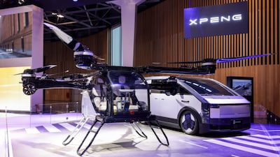 Citroen, Peugeot, Alfa Romeo, Fiat और Renault जैसी कंपनियों ने अपने आने वाले मॉडल की डिजाइन और टेक्नोलॉजी की झलक दिखाई है. इनमें से कई कारें अभी केवल कॉन्सेप्ट मॉडल हैं. किसी में 805bhp की दमदार पावर है, तो कोई पुरानी मशहूर कार के नए इलेक्ट्रिक अवतार में नजर आई है.