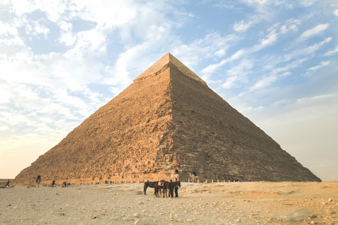 Watch | Paraglider spots dog atop Egypt's Great Pyramid of Giza