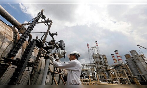 Oil Prices May Dip; India Lowers Strait of Hormuz Exposure