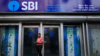 State Bank of India | If retailers sold India's largest private lender, they sold shares of India's largest lender as well during the September quarter. Retail participants sold 2.17 crore shares of SBI worth ₹1,787 crore during the quarter. The total retail shareholding in SBI is down to 52.8 crore from 55 crore earlier.