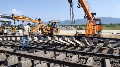 RVNL Secures ₹201-Cr East Coast Railway Project; Shares Dip
