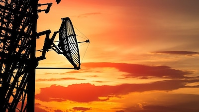 वोडाफोन आइडिया का बड़ा संकट: AGR से परे स्पेक्ट्रम कर्ज, IIFL ने दी चेतावनी.