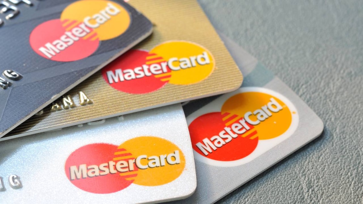 Mastercard and LankaPay to enable co-branded debit card and secure QR ...