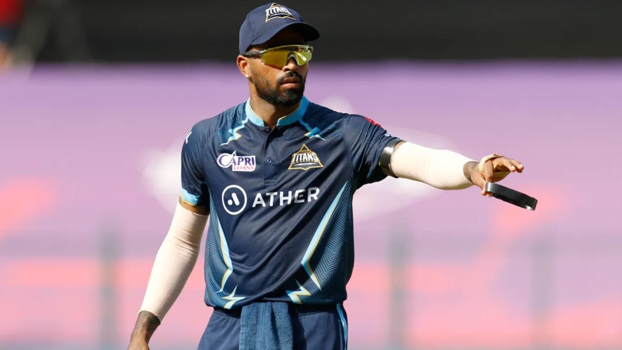Hardik Pandya wearning Black Band in GT's game against CSK to mourn Andre Symonds death (Image: IPL/BCCI)