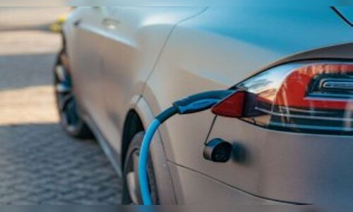 Auto Sector Experiences Mixed Sales Trends and Outlook