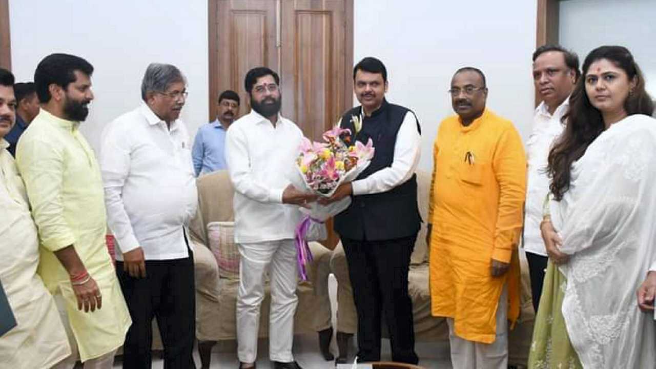 Rebel Shiv Sena leader Eknath Shinde along with supporting MLAs meet BJP leader and former Chief Minister Devendra Fadnavis and other state BJP leaders, in Mumbai. (PTI)