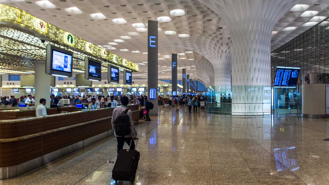 Mumbai Airport unveils new global routes in winter schedule thumbnail