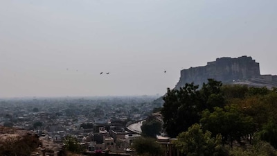 SC Halts New Aravalli Definition, Orders Review Amid Mining Fears