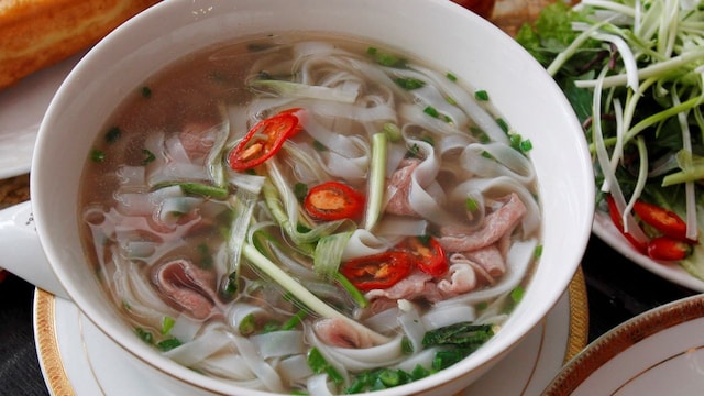 Pho इन राज्यों में कोशिश करने के लिए सर्वश्रेष्ठ स्ट्रीट फूड्स: भारत का एक पाक दौरा करें