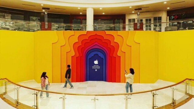 apple store opening in delhi, apple store saket opening date, apple retail store delhi, apple store delhi opening, apple store delhi address, apple store india, apple india, apple delhi, apple delhi store, apple iphone, near apple store, iphone store, iphone, near me apple store, apple store in india, tim cook, apple saket store timing