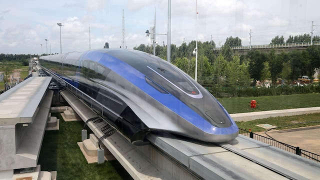 1. Shanghai Maglev, China | The Shanghai Maglev Train (SMT), commonly known as the Shanghai Transrapid, is the world’s fastest commercial train. It runs at a blistering speed of 286 mph (460 km/h). 1. Shanghai Maglev, China | The Shanghai Maglev Train (SMT), commonly known as the Shanghai Transrapid, is the world’s fastest commercial train. It runs at a blistering speed of 286 mph (460 km/h).