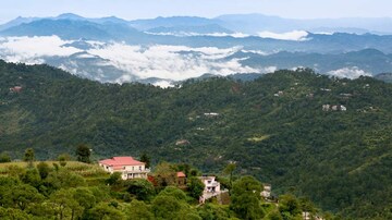 No 4. Himachal Pradesh: Nestled in the Himalayas, Himachal Pradesh is a favourite tourist destination among travellers from North India. Visitors here can enjoy picturesque landscapes, offering a perfect blend of adventure sports like paragliding and serene hills and a pleasant climate compared to metro cities.